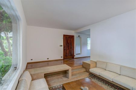 Casa à venda com 380m², 4 quartos e 3 vagas