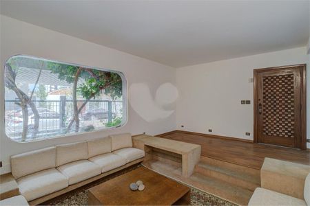 Casa à venda com 4 quartos, 380m² em Santo Amaro, São Paulo