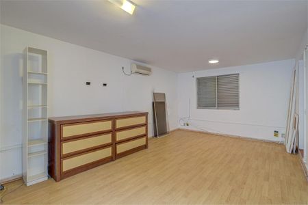 Casa à venda com 380m², 4 quartos e 3 vagas