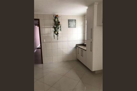 Casa à venda com 236m², 4 quartos e 2 vagas