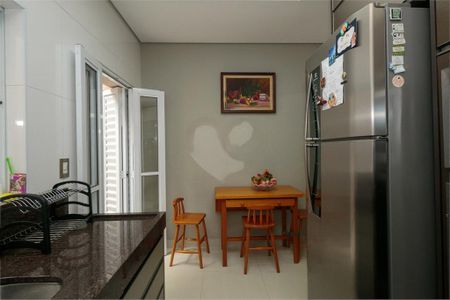 Casa à venda com 108m², 2 quartos e 2 vagas