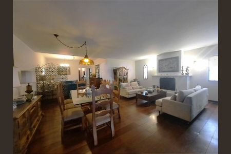 Casa à venda com 4 quartos, 320m² em Santo Amaro, São Paulo