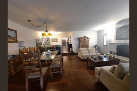 Casa à venda com 4 quartos, 320m² em Santo Amaro, São Paulo