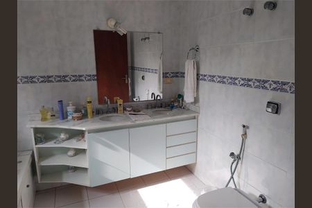 Casa à venda com 261m², 4 quartos e 5 vagas