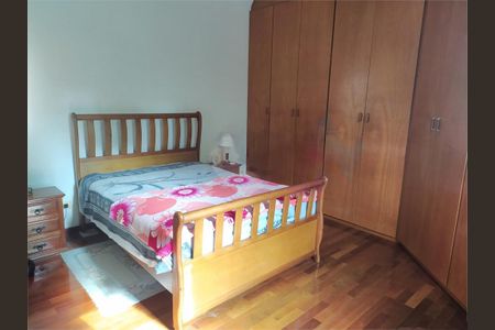 Casa à venda com 261m², 4 quartos e 5 vagas