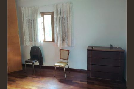 Casa à venda com 261m², 4 quartos e 5 vagas