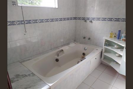 Casa à venda com 261m², 4 quartos e 5 vagas