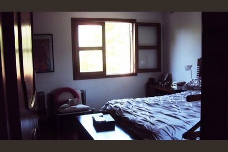 Casa à venda com 250m², 3 quartos e 4 vagas