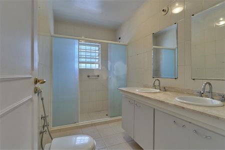 Casa à venda com 211m², 3 quartos e 2 vagas