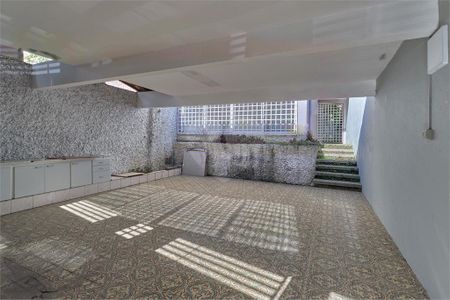 Casa à venda com 211m², 3 quartos e 2 vagas
