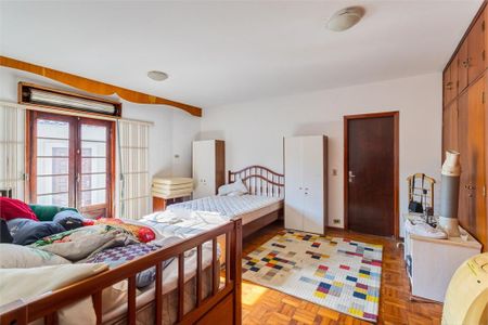 Casa à venda com 239m², 3 quartos e 2 vagas