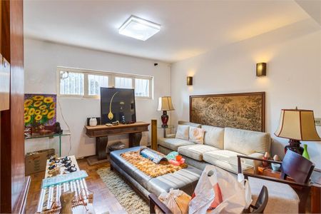 Casa à venda com 239m², 3 quartos e 2 vagas
