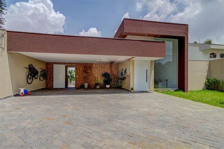 Casa à venda com 450m², 6 quartos e 8 vagas