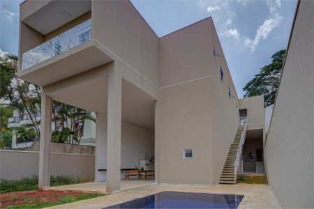 Casa à venda com 450m², 6 quartos e 8 vagas