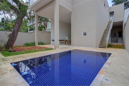 Casa à venda com 450m², 6 quartos e 8 vagas