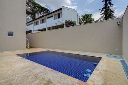 Casa à venda com 450m², 6 quartos e 8 vagas