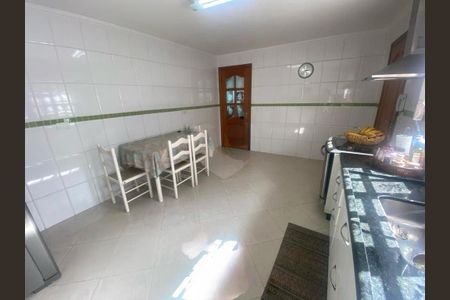 Casa à venda com 255m², 3 quartos e 5 vagas