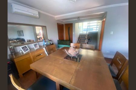 Casa à venda com 255m², 3 quartos e 5 vagas
