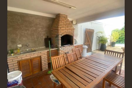 Casa à venda com 255m², 3 quartos e 5 vagas