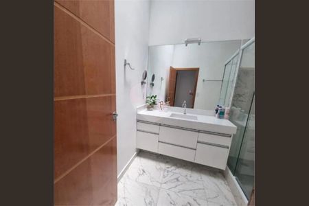 Casa à venda com 114m², 2 quartos e 1 vaga