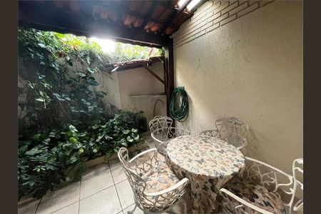 Casa à venda com 120m², 3 quartos e 2 vagas