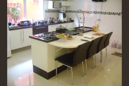 Casa à venda com 250m², 3 quartos e 3 vagas