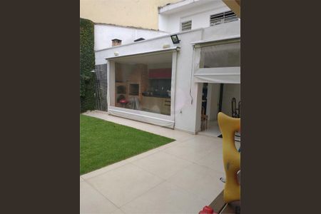 Casa à venda com 108m², 2 quartos e 2 vagas