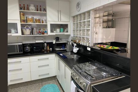 Apartamento à venda com 128m², 3 quartos e 1 vaga