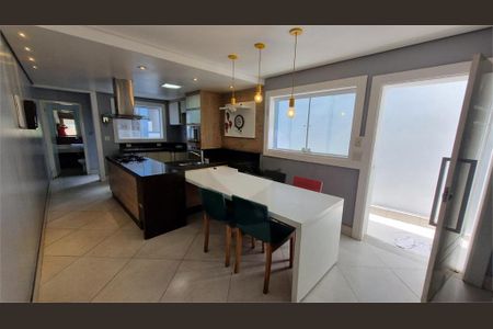 Casa à venda com 240m², 3 quartos e 2 vagas