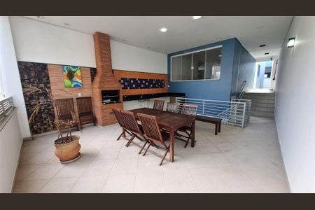 Casa à venda com 240m², 3 quartos e 2 vagas