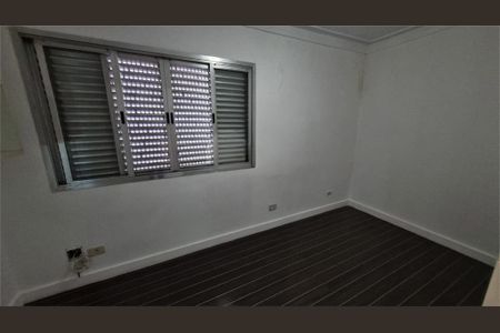 Casa à venda com 240m², 3 quartos e 2 vagas
