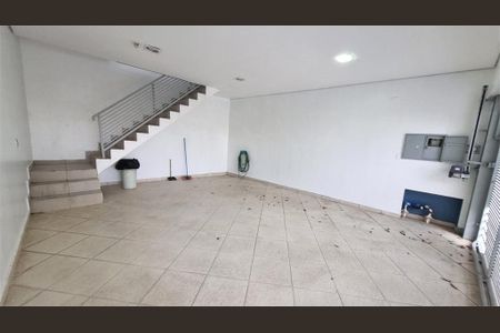 Casa à venda com 240m², 3 quartos e 2 vagas