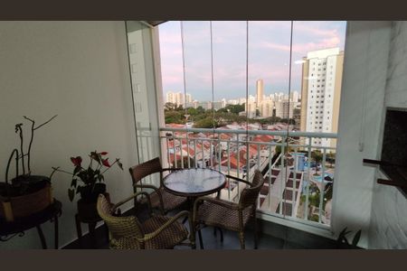 Apartamento à venda com 76m², 3 quartos e 1 vaga Apartamento à venda com 76m², 3 quartos e 1 vagaVARANDA