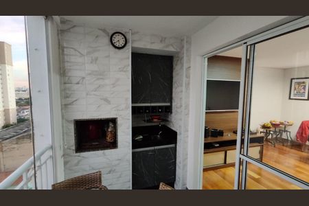 Apartamento à venda com 76m², 3 quartos e 1 vaga Apartamento à venda com 76m², 3 quartos e 1 vagaVARANDA /CHURRASQUEIRA