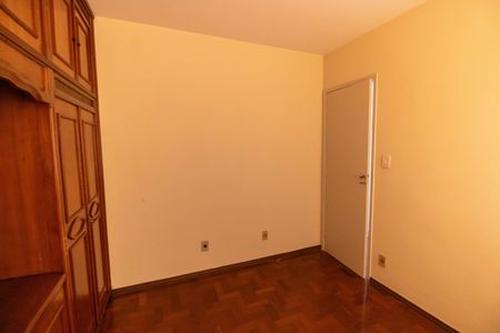 Apartamento à venda com 220m², 4 quartos e 2 vagas Apartamento à venda com 220m², 4 quartos e 2 vagasQuarto 3