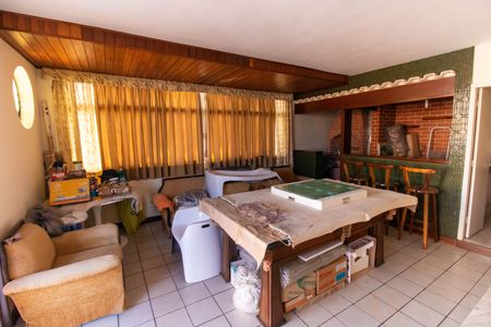 Apartamento à venda com 220m², 4 quartos e 2 vagas Apartamento à venda com 220m², 4 quartos e 2 vagasCobertura