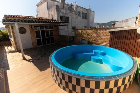 Apartamento à venda com 220m², 4 quartos e 2 vagas Apartamento à venda com 220m², 4 quartos e 2 vagasCobertura