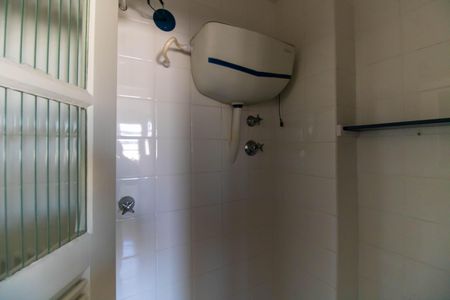 Apartamento à venda com 220m², 4 quartos e 2 vagas Apartamento à venda com 220m², 4 quartos e 2 vagasBanheiro de serviço