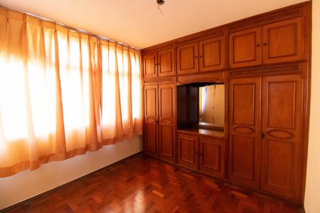 Apartamento à venda com 220m², 4 quartos e 2 vagas Apartamento à venda com 220m², 4 quartos e 2 vagasQuarto 3