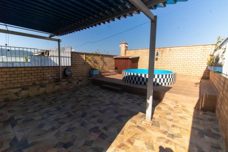 Apartamento à venda com 220m², 4 quartos e 2 vagas Apartamento à venda com 220m², 4 quartos e 2 vagasCobertura