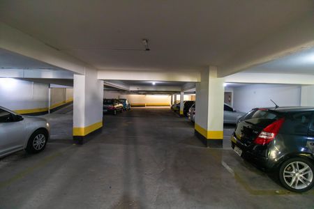 Apartamento à venda com 220m², 4 quartos e 2 vagas Apartamento à venda com 220m², 4 quartos e 2 vagasGaragem