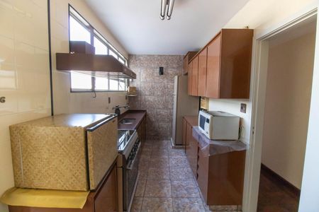 Apartamento à venda com 220m², 4 quartos e 2 vagas Apartamento à venda com 220m², 4 quartos e 2 vagasCozinha