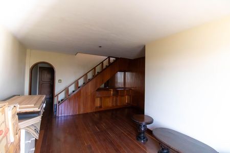 Apartamento à venda com 220m², 4 quartos e 2 vagas Apartamento à venda com 220m², 4 quartos e 2 vagasSala