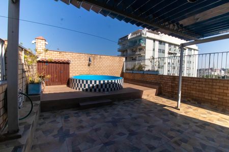 Apartamento à venda com 220m², 4 quartos e 2 vagas Apartamento à venda com 220m², 4 quartos e 2 vagasCobertura