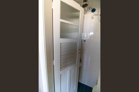 Apartamento à venda com 220m², 4 quartos e 2 vagas Apartamento à venda com 220m², 4 quartos e 2 vagasBanheiro de serviço