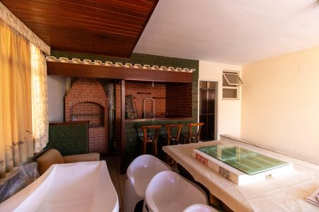 Apartamento à venda com 220m², 4 quartos e 2 vagas Apartamento à venda com 220m², 4 quartos e 2 vagasCobertura