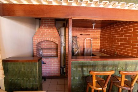 Apartamento à venda com 220m², 4 quartos e 2 vagas Apartamento à venda com 220m², 4 quartos e 2 vagasCobertura