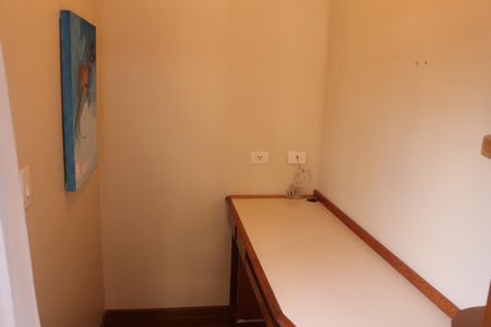 Casa à venda com 312m², 3 quartos e 8 vagasEscritório