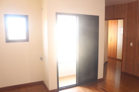 Casa à venda com 312m², 3 quartos e 8 vagasSuíte 2