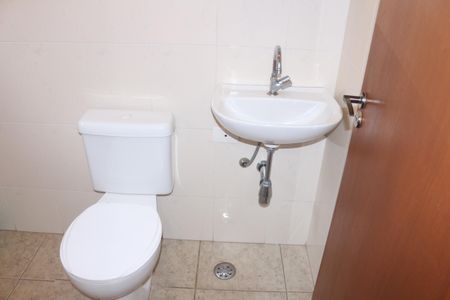 Casa à venda com 312m², 3 quartos e 8 vagasBanheiro 